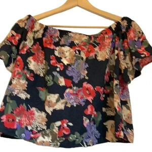 EUC  Revamped crop Size Small